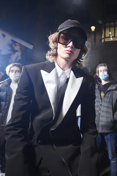 Look 37
